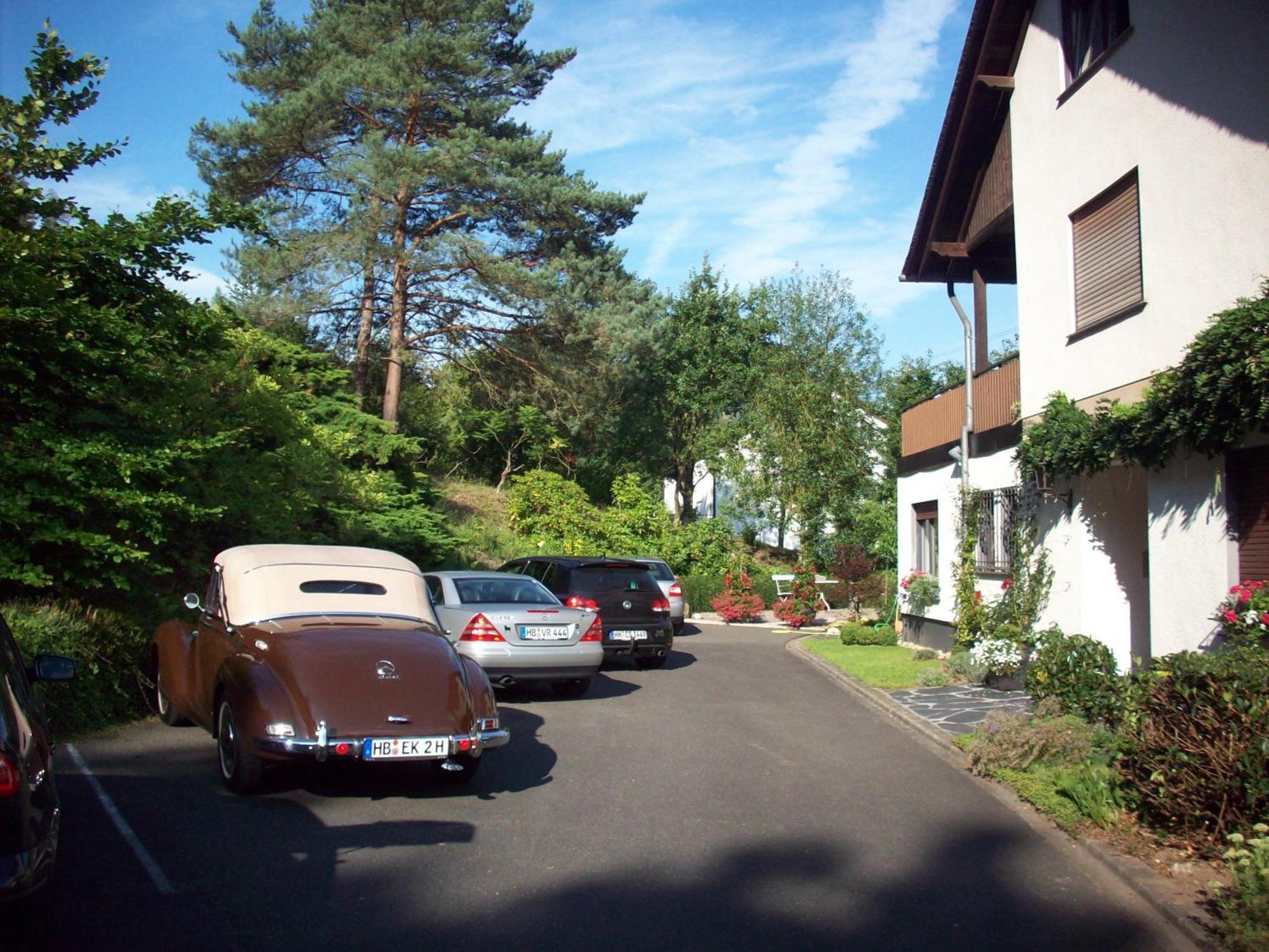 Gastehaus-Weingut Loersch Hotel Leiwen Exterior photo